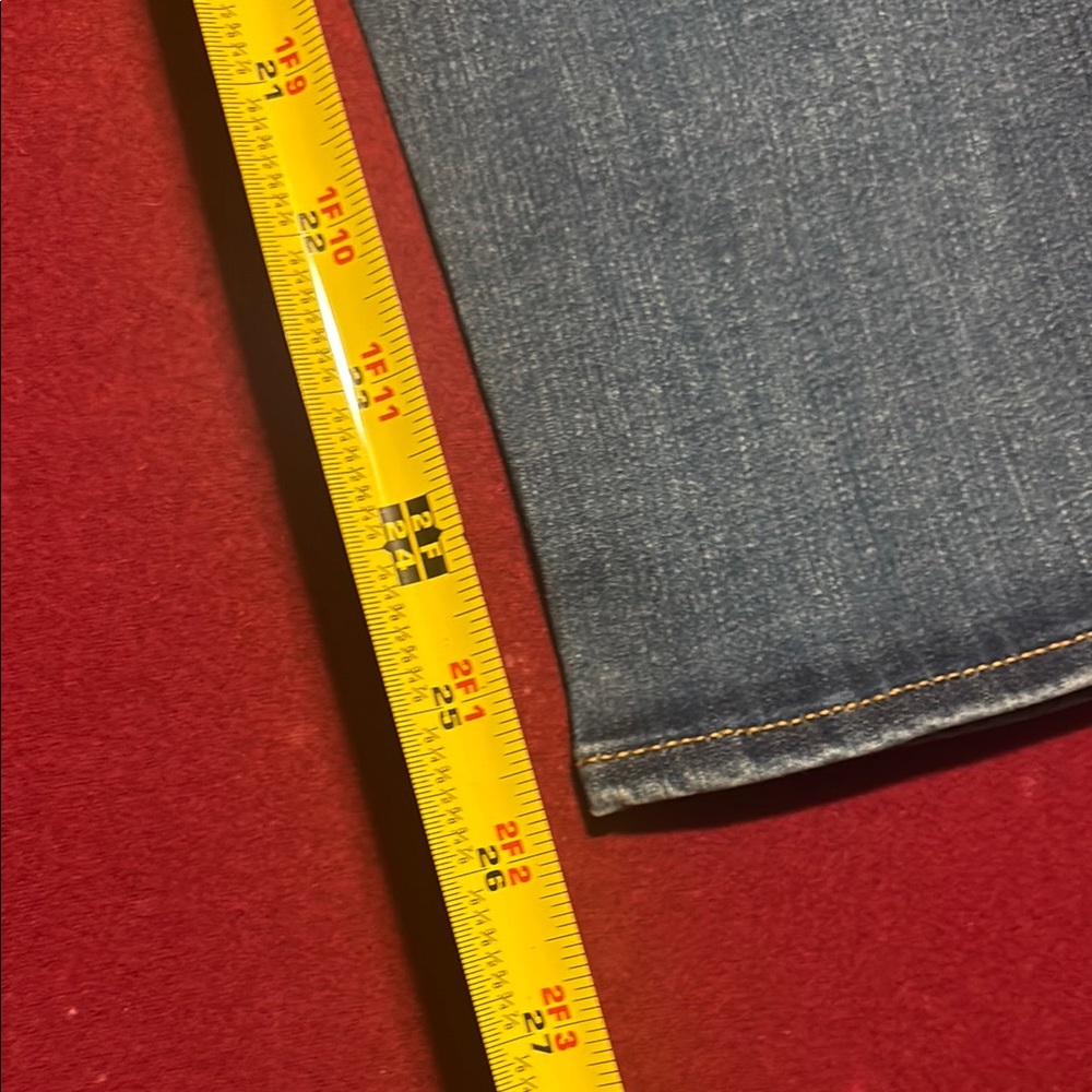 Universal Thread Light Blue High Rise Jeans - Picture 4 of 6